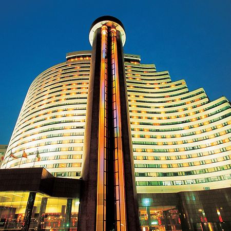 Hua Ting Hotel And Towers Шанхай Екстериор снимка