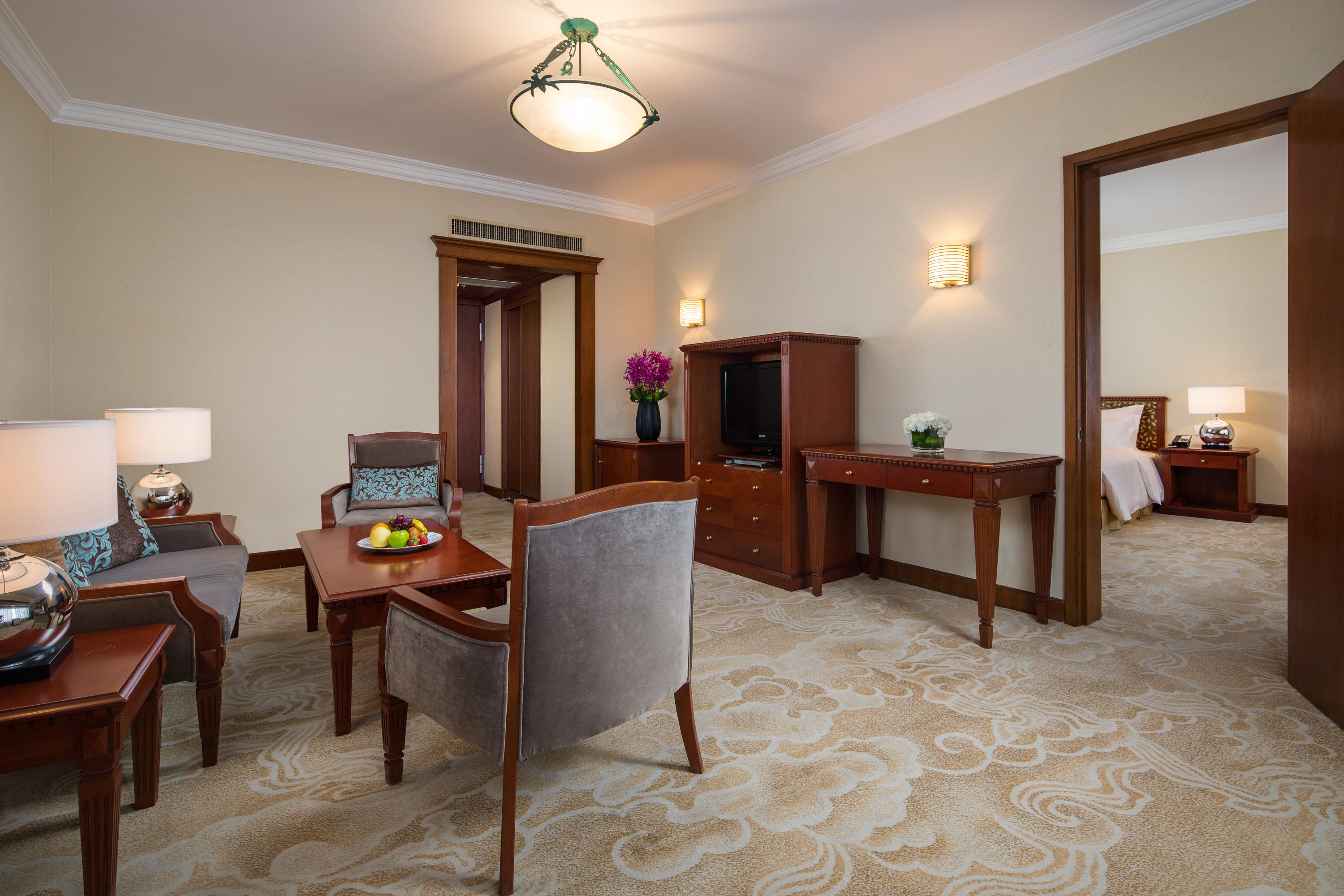 Hua Ting Hotel And Towers Шанхай Екстериор снимка