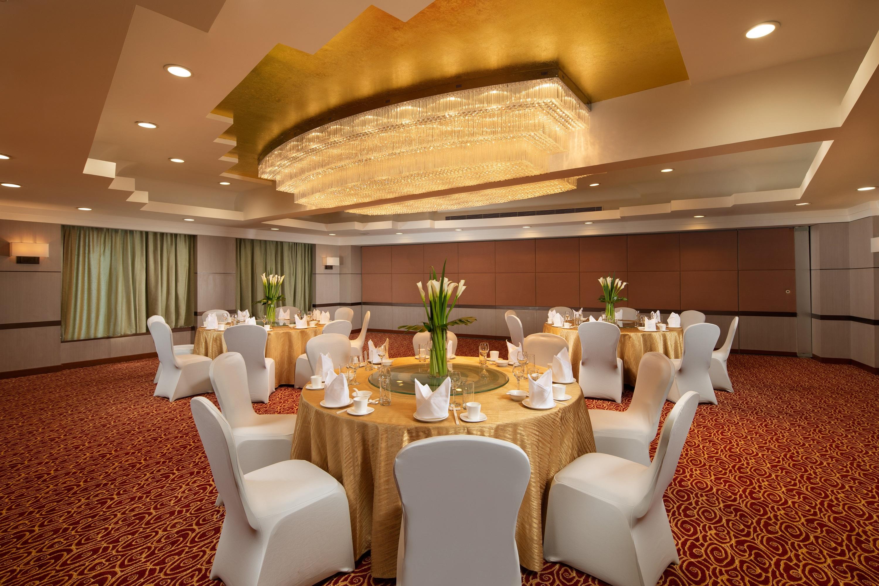 Hua Ting Hotel And Towers Шанхай Екстериор снимка